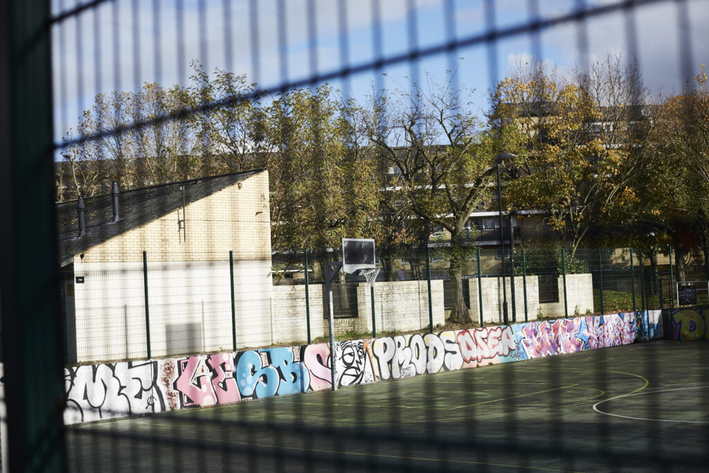 bars, Grafitti, Sunshin